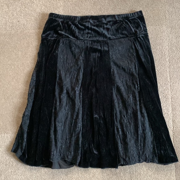 Studio Y Velvet/Lace Skirt - Picture 2 of 5